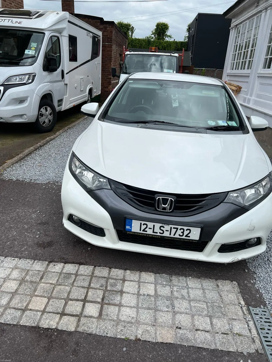 2012 Honda civic - Image 1