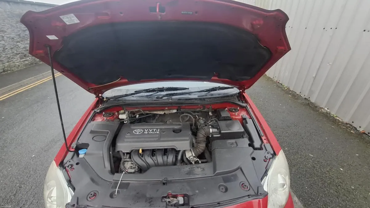 Toyota avensis 2005 - Image 4