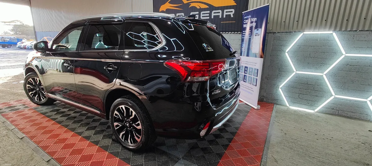 2018 Mitsubishi Outlander 2.0 Petrol Hybrid - Image 2