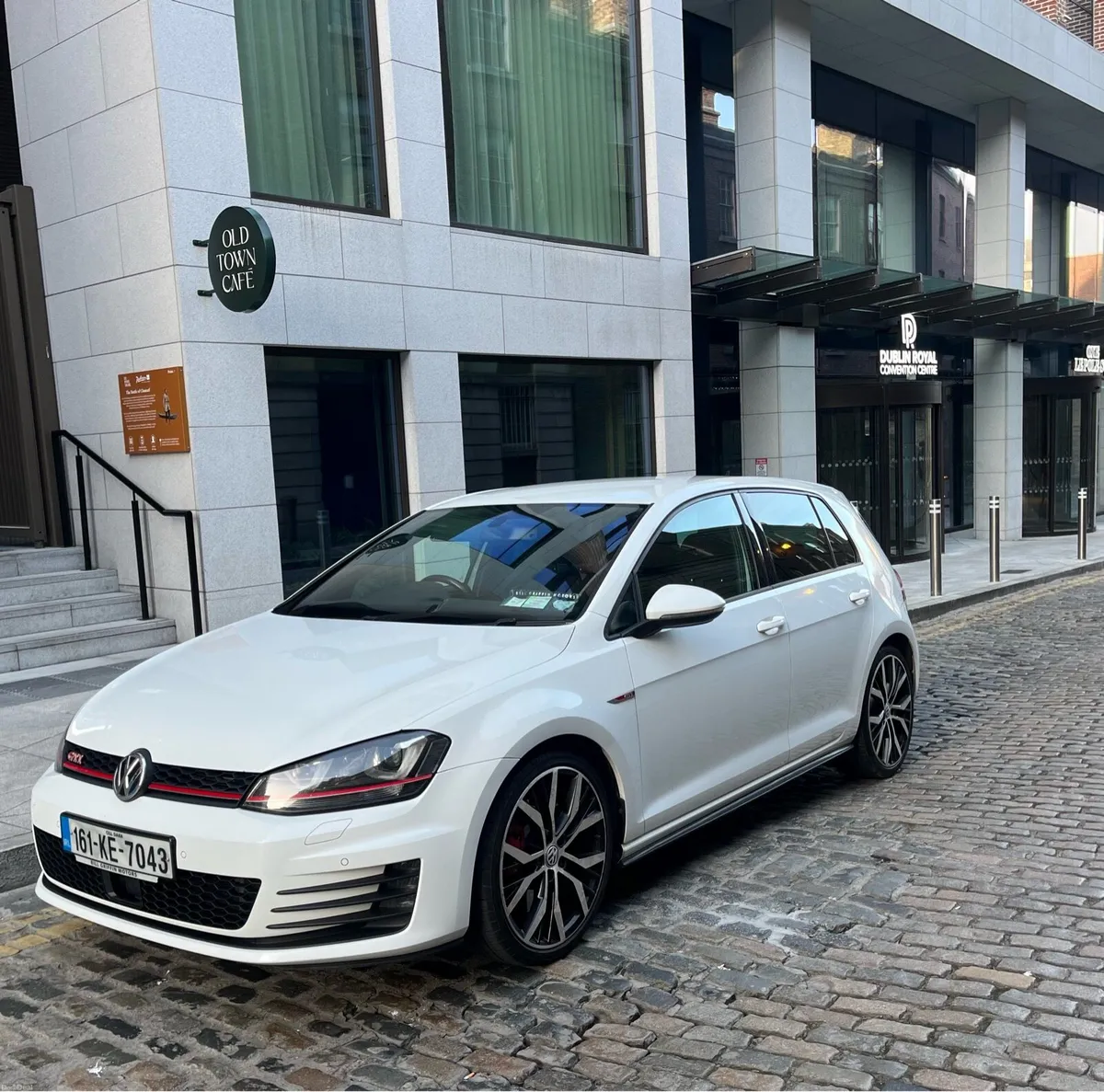2016 VW Golf GTI Performance 230PS (Manual) - Image 2