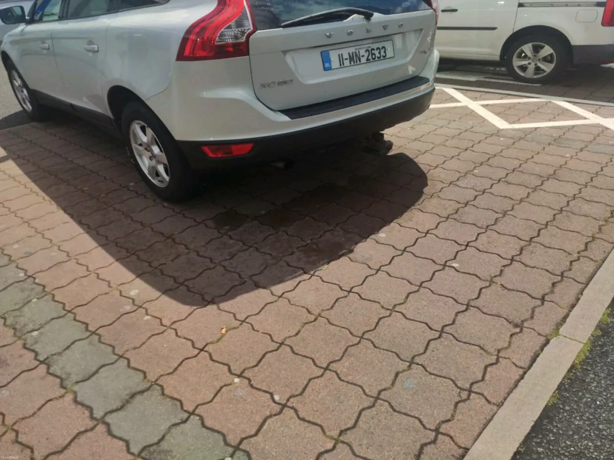 Volvo XC60 2.0 L 2012 - Image 3