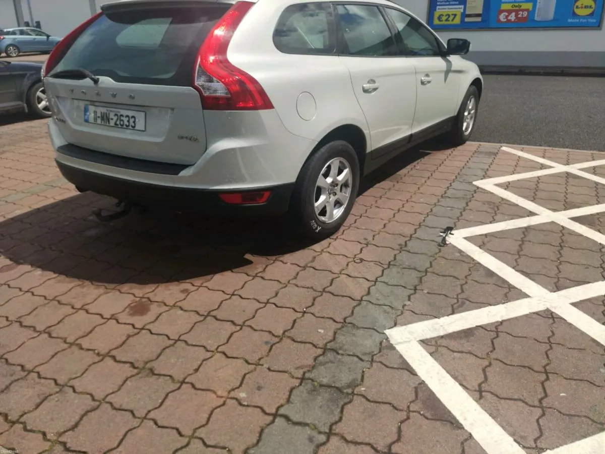 Volvo XC60 2.0 L 2012 - Image 4
