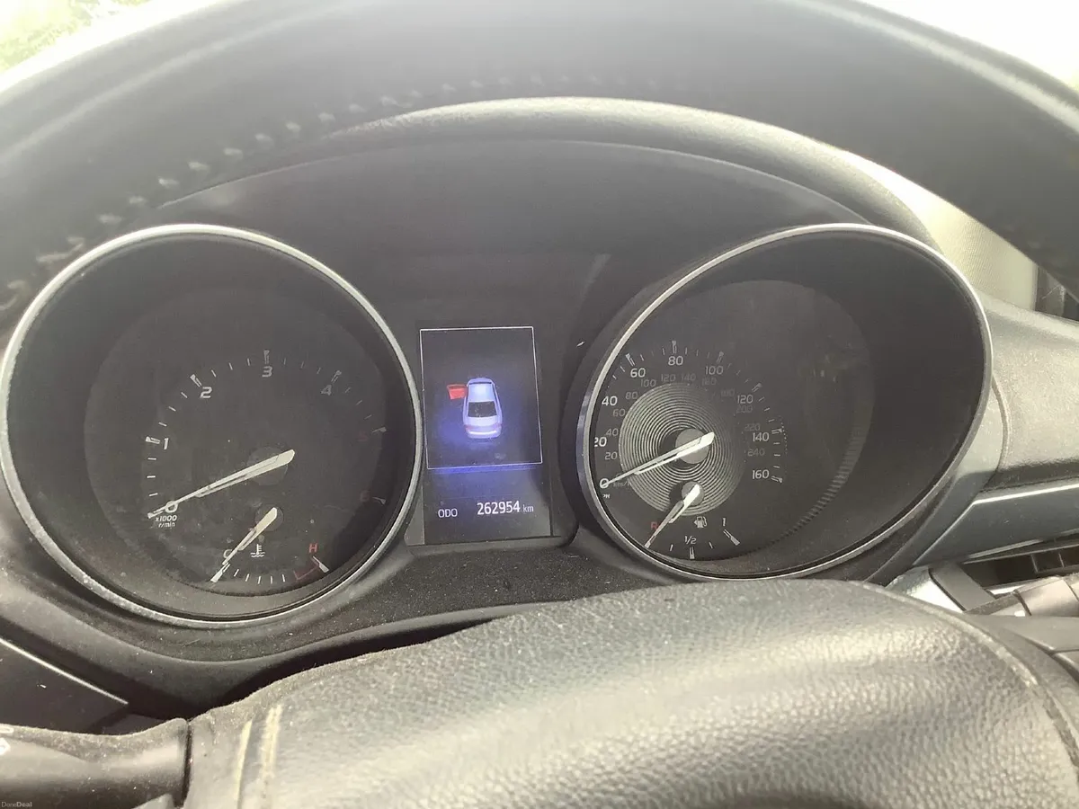 Toyota Avensis 2015 - Image 2