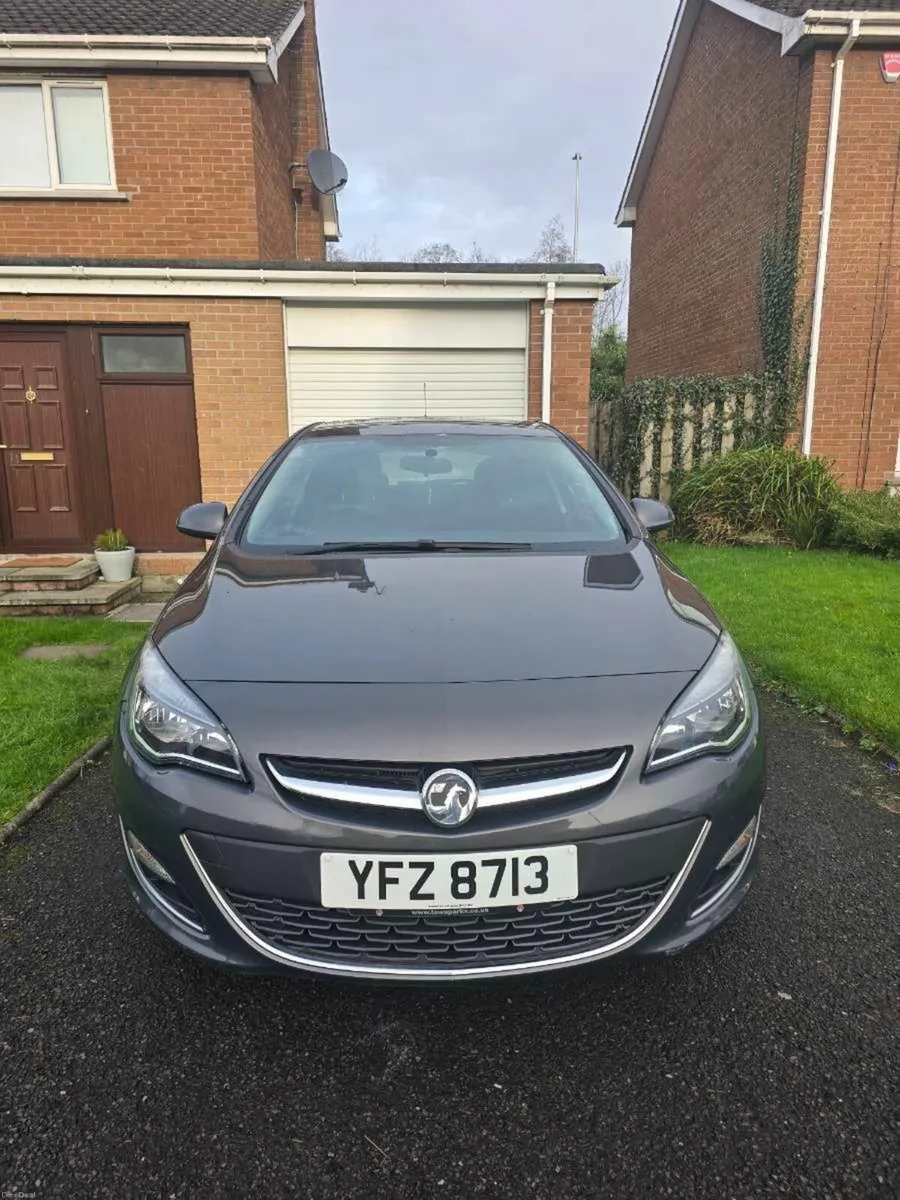 1.6 Vauxhall Astra 2015 - Image 1