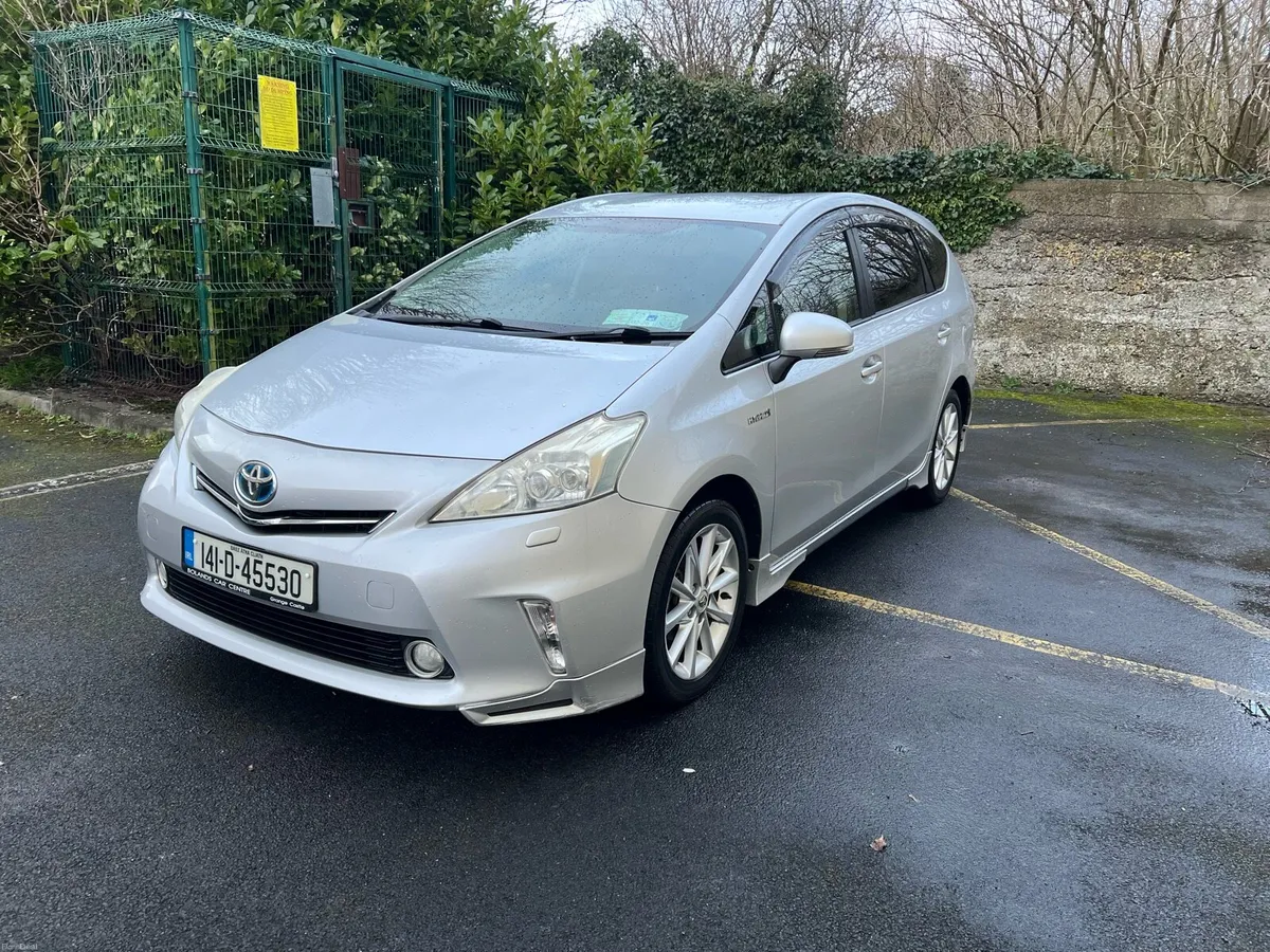 Toyota Prius 7-seater - Image 2
