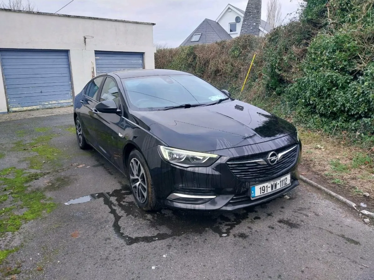 Opel Insignia Grand Sport - Image 1