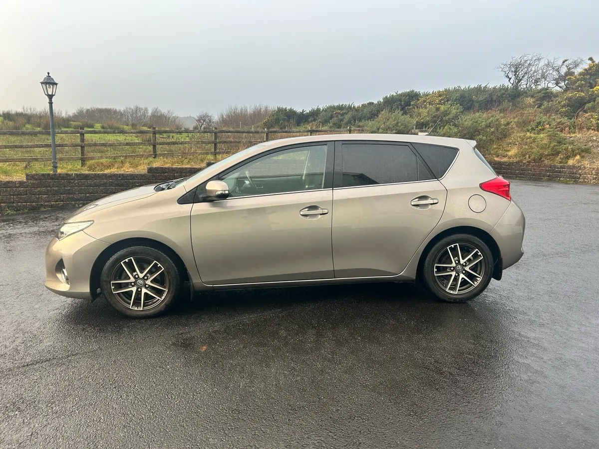 Toyota Auris - Image 3