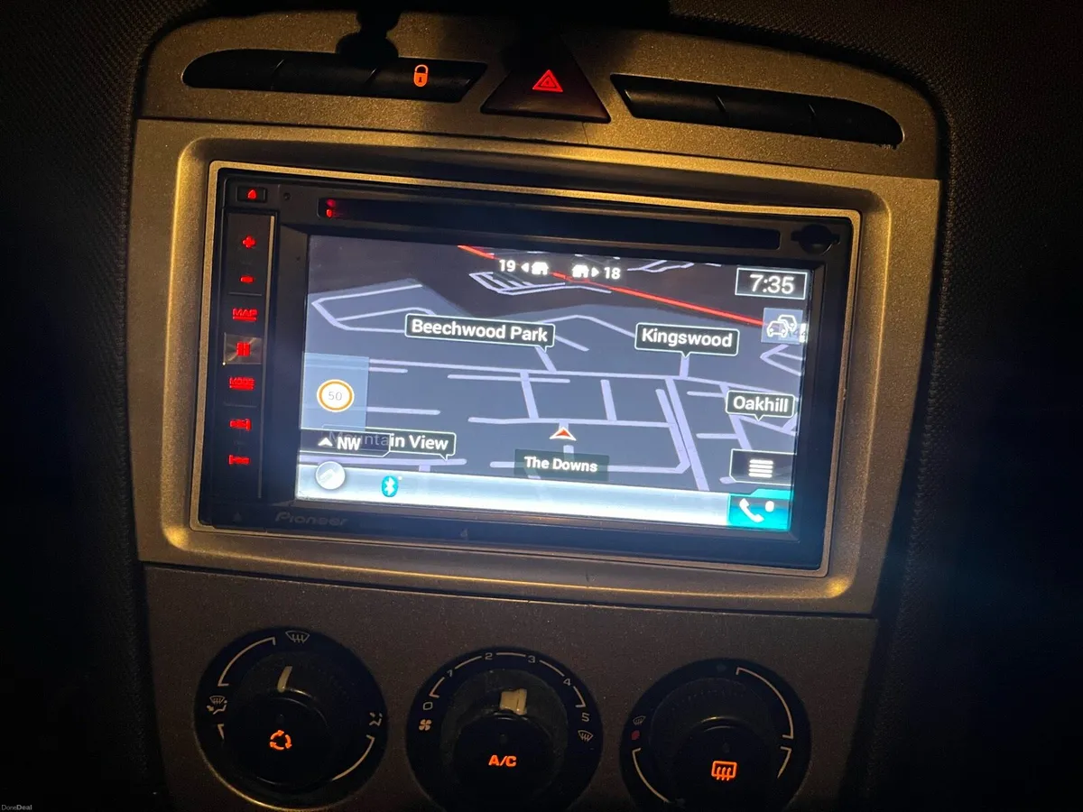 Peugeot 308- Open to offers - Image 4