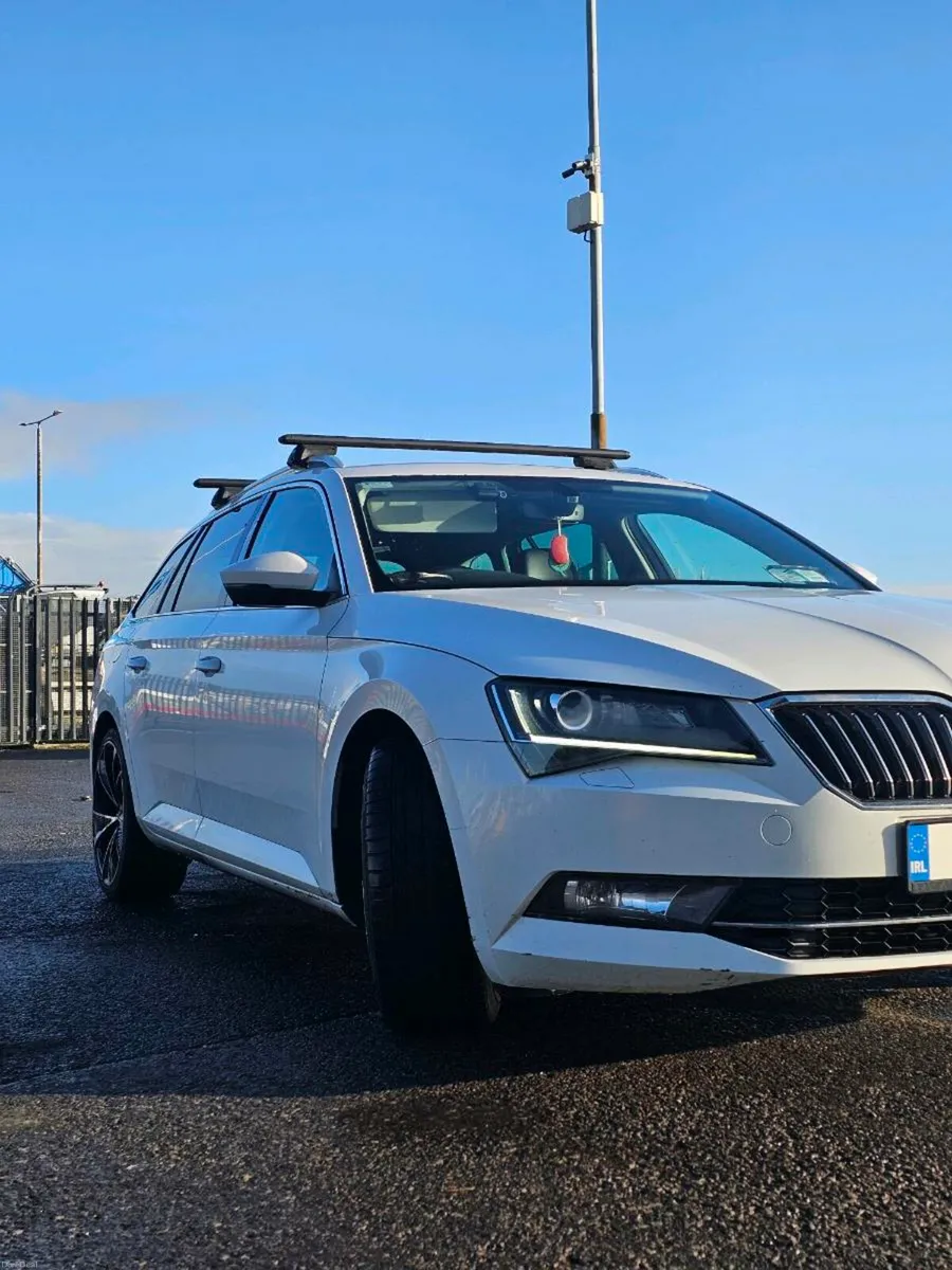 Skoda Superb 2.0 Estate 2017 - Image 4