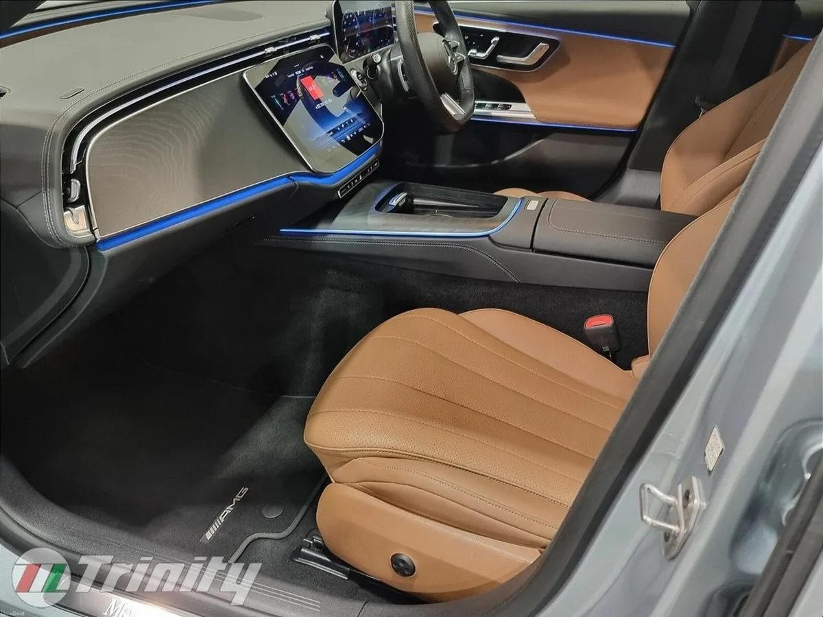 Mercedes-Benz E-Class ** 300de ** AMG LINE PLUS ** - Image 4