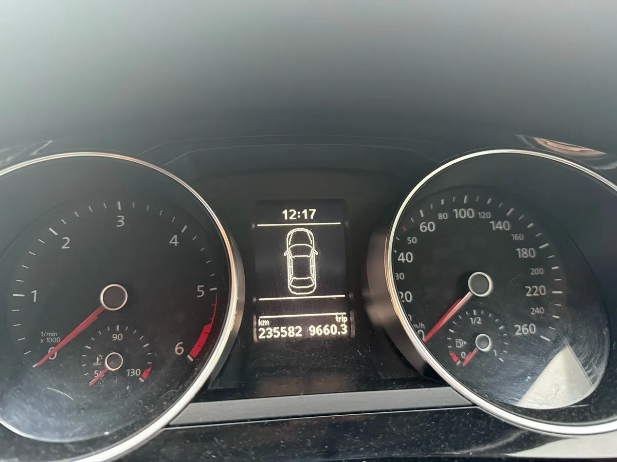 Volkswagen Jetta Highline Luxury Trim - Image 2