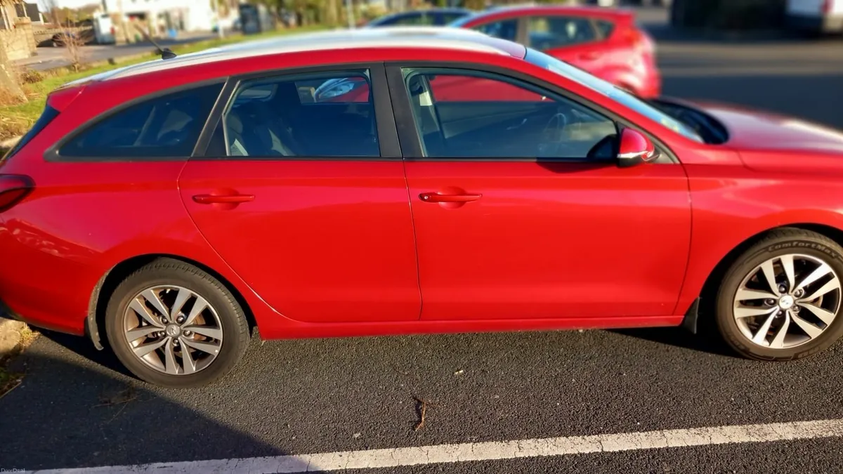 Hyundai i30 2018 diesel estate - Image 1