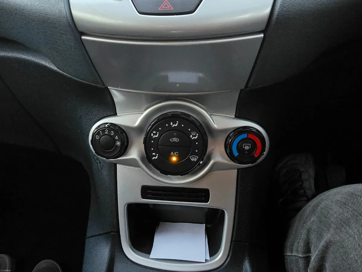 Ford Fiesta 2009 - Image 2