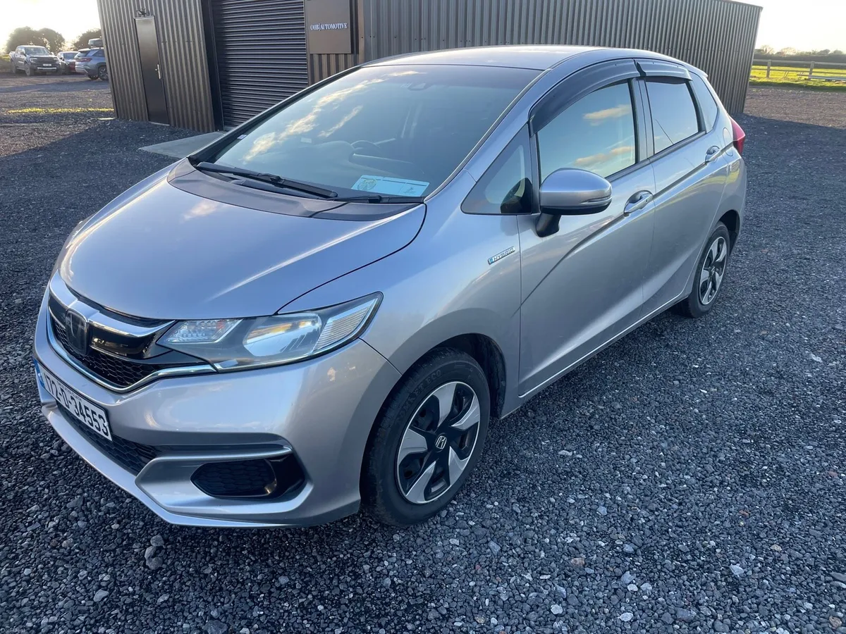 Honda Fit 2017 Hybrid Automatic - Image 3