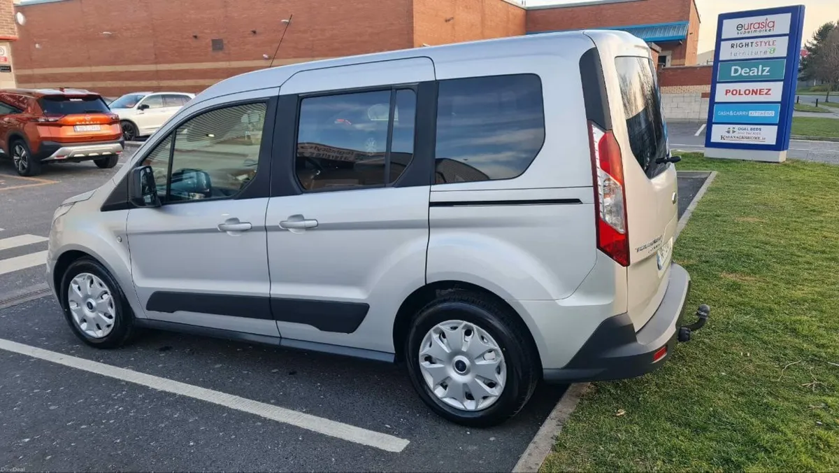 Ford Tourneo Connect Zetec - Image 3