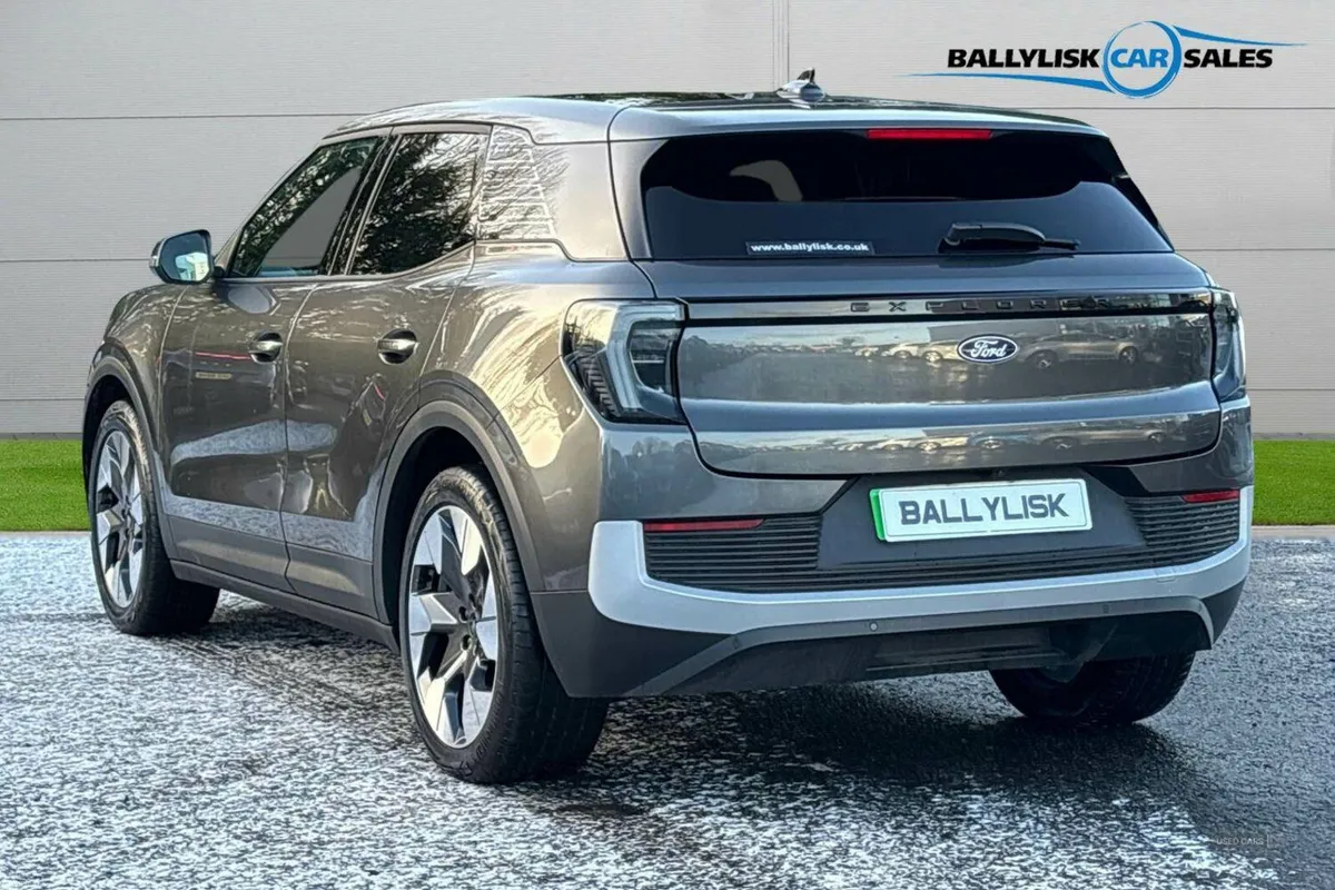 Ford Explorer Extended Range 77kWh Premium SUV 5dr - Image 2