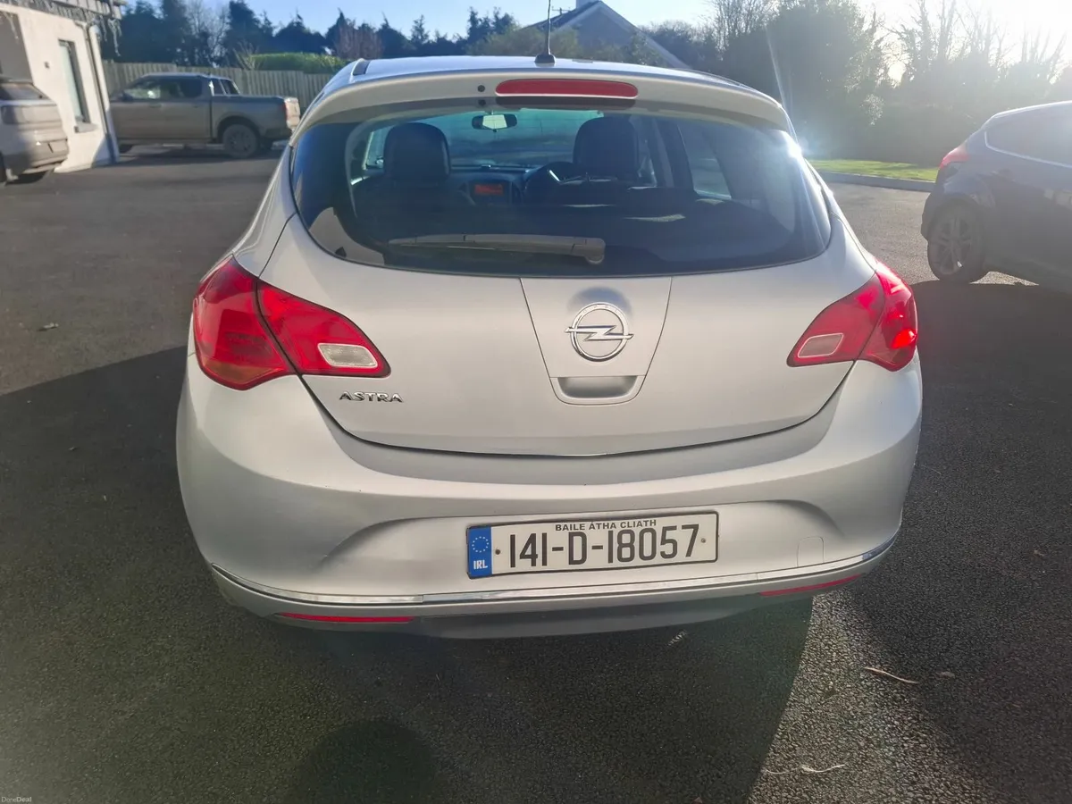 Opel Astra 2014 - Image 4