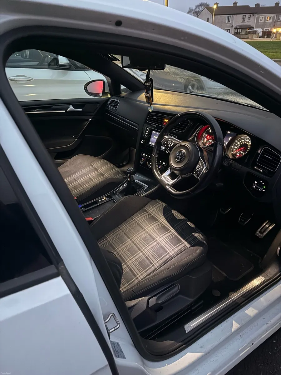 White Volkswagen Golf GTD 2014 Manual - Image 3