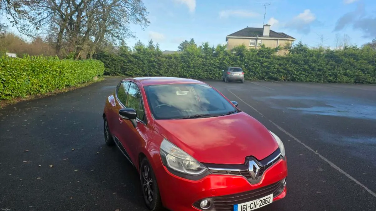 CLIO 1.2 petrol 118HP AUTOMATIC. LOW MILEAGE - Image 1