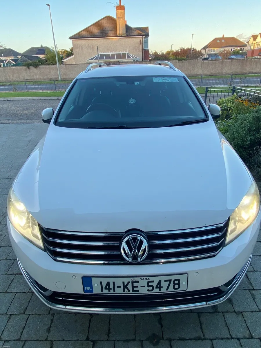 VW Passat Estate (Automatic) - Image 3