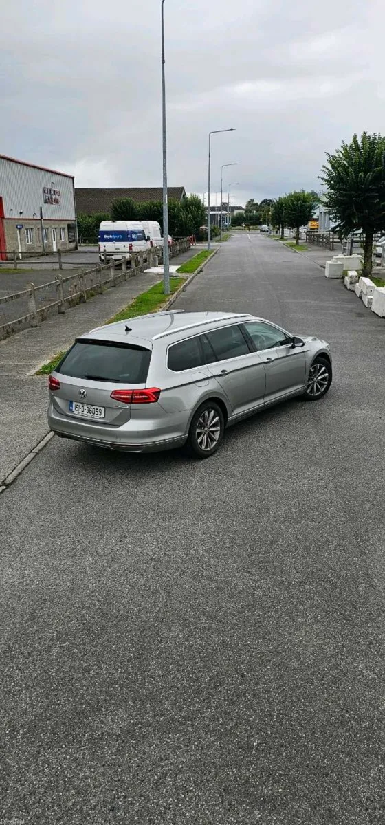 2015 Volkswagen Passat (High Spec) - Image 4