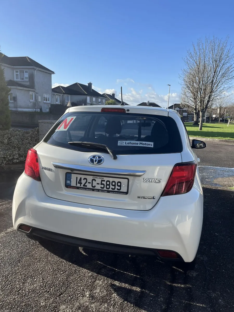 Toyota Yaris Hybrid 2014 - Image 3