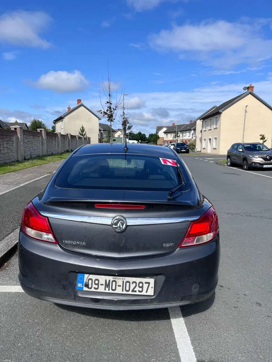 2009 Vauxhall  Insignia - Image 2