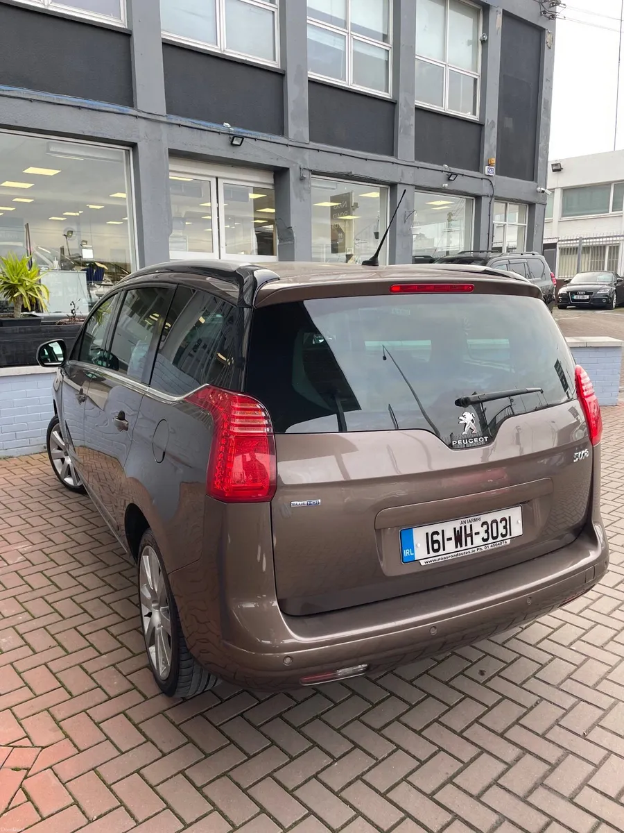 Peugeot 5008 2016 - Image 2