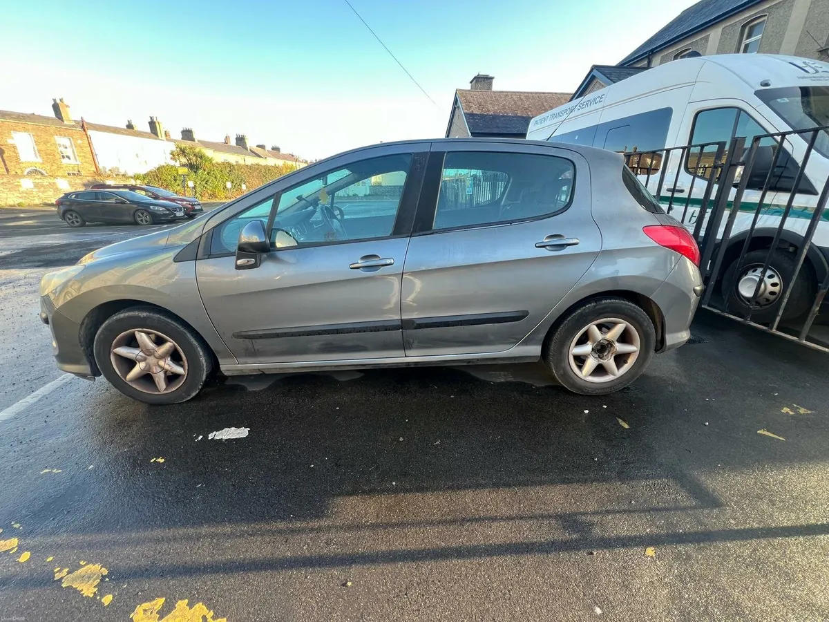 Peugeot 308 - Image 1