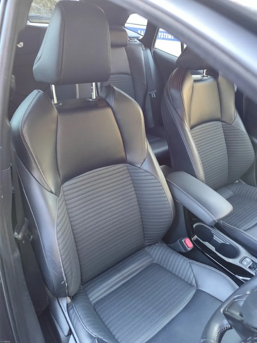 Toyota Corolla Touring Sport - Image 4