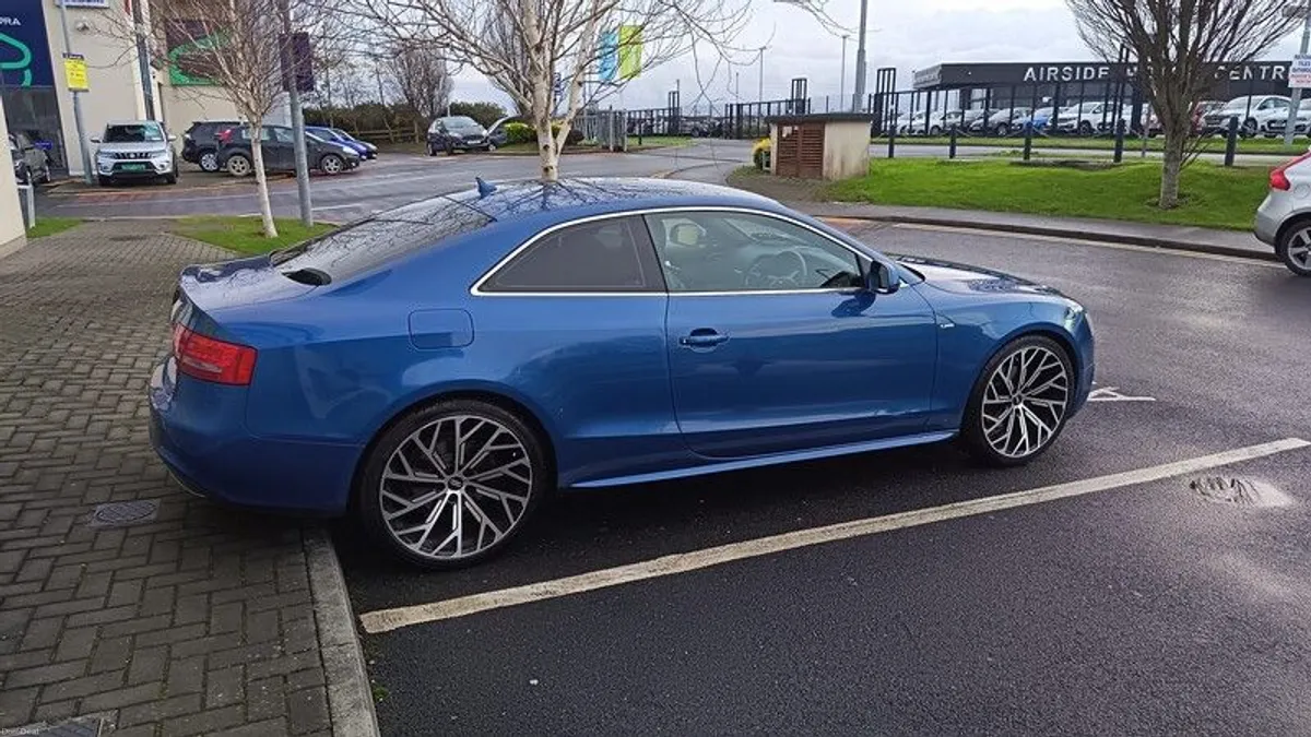 2009 Audi A5 - Image 2