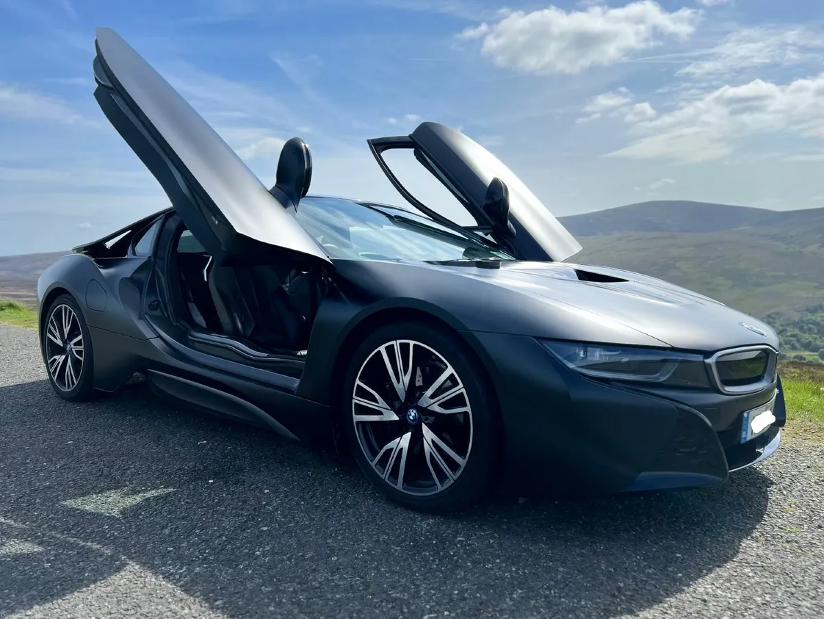 2017 BMW i8 Protonic Frozen Black Edition - Image 4