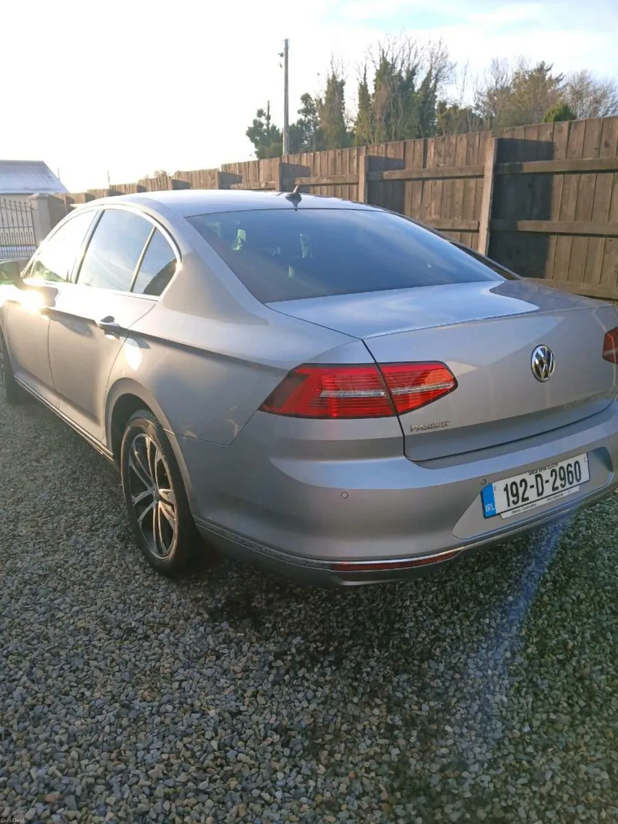 192 R Line Volkswagon Passat - Image 3