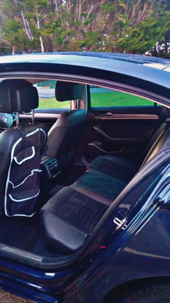 Volkswagen Passat HIGHLINE  1.6 120bhp - Image 4