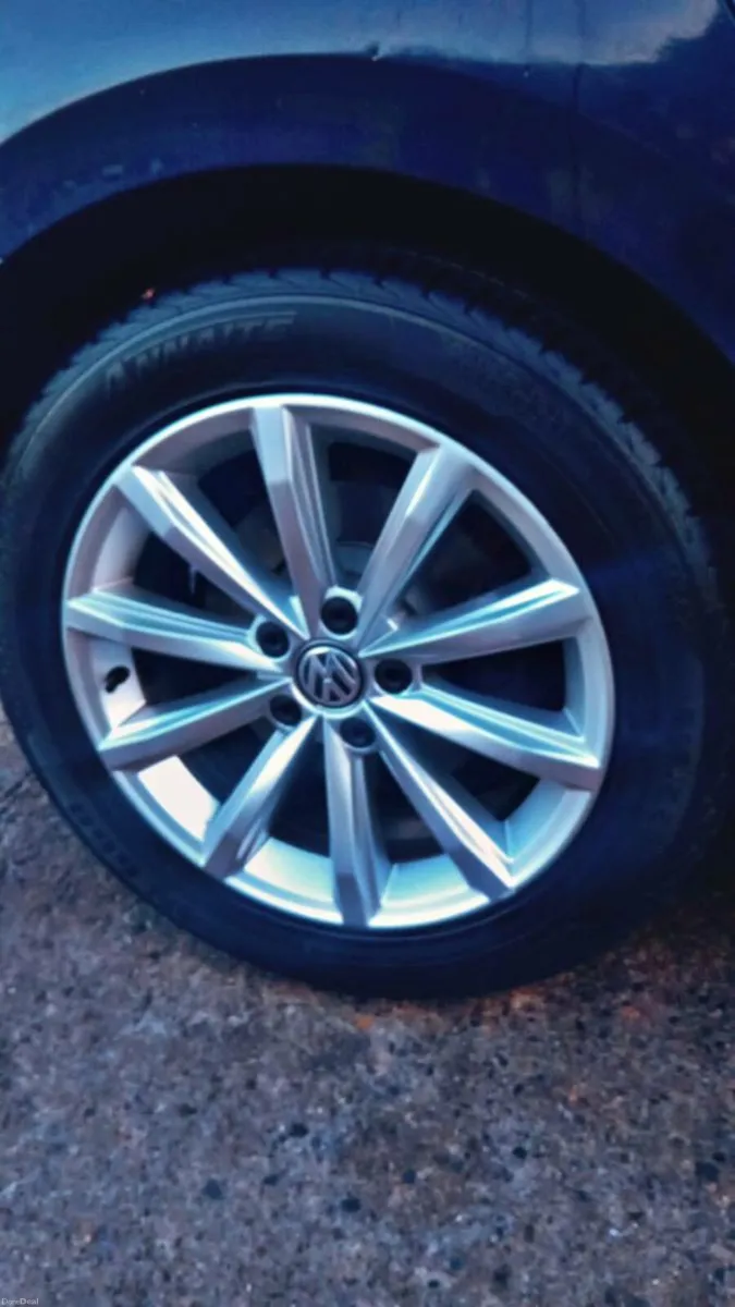 Volkswagen Passat HIGHLINE  1.6 120bhp - Image 2