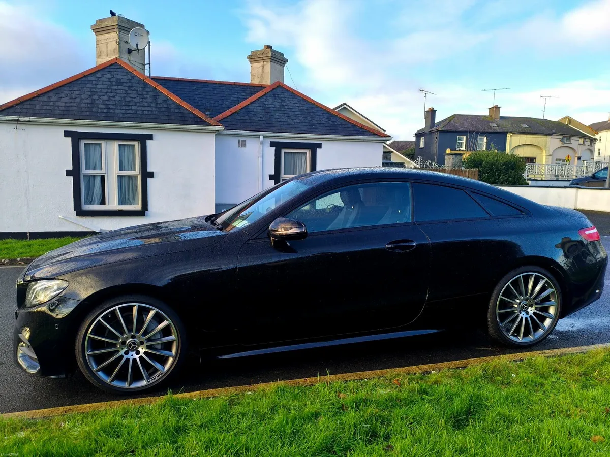 Mercedes-Benz E220d AMG Line - Image 4