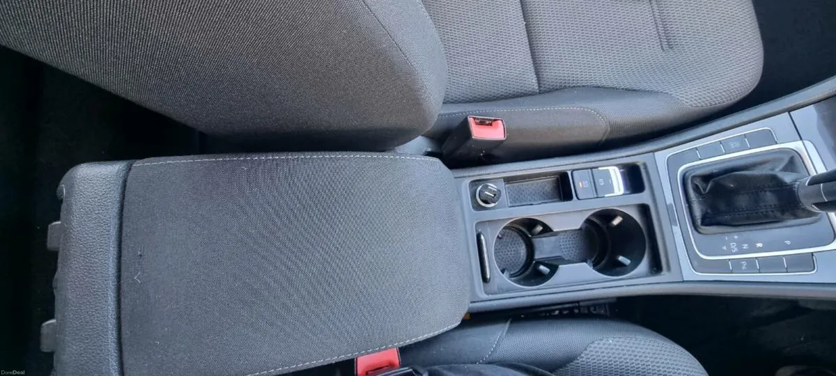 Volkswagen Golf - Image 4