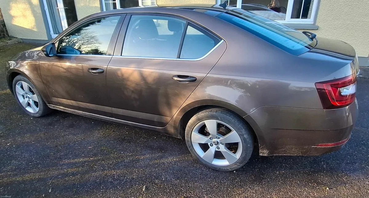 Skoda Octavia 2018 Automatic Style - Image 2