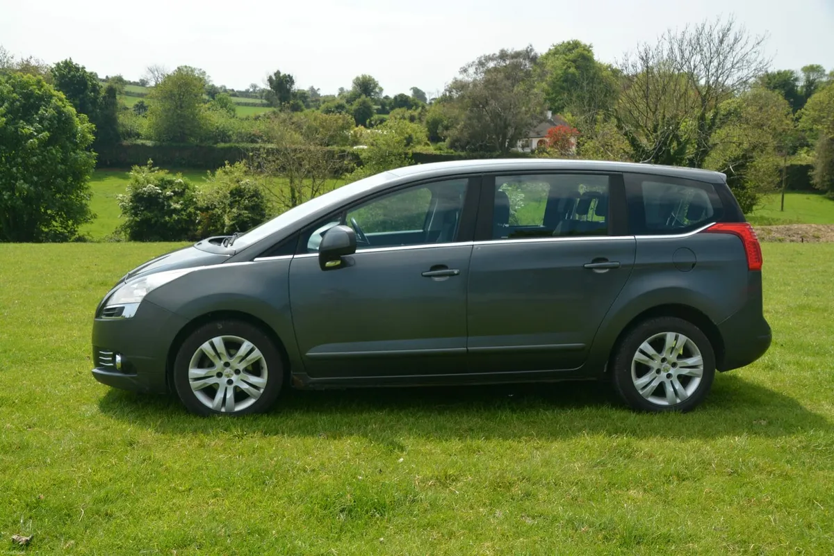 Peugeot 5008 2012 - Image 3