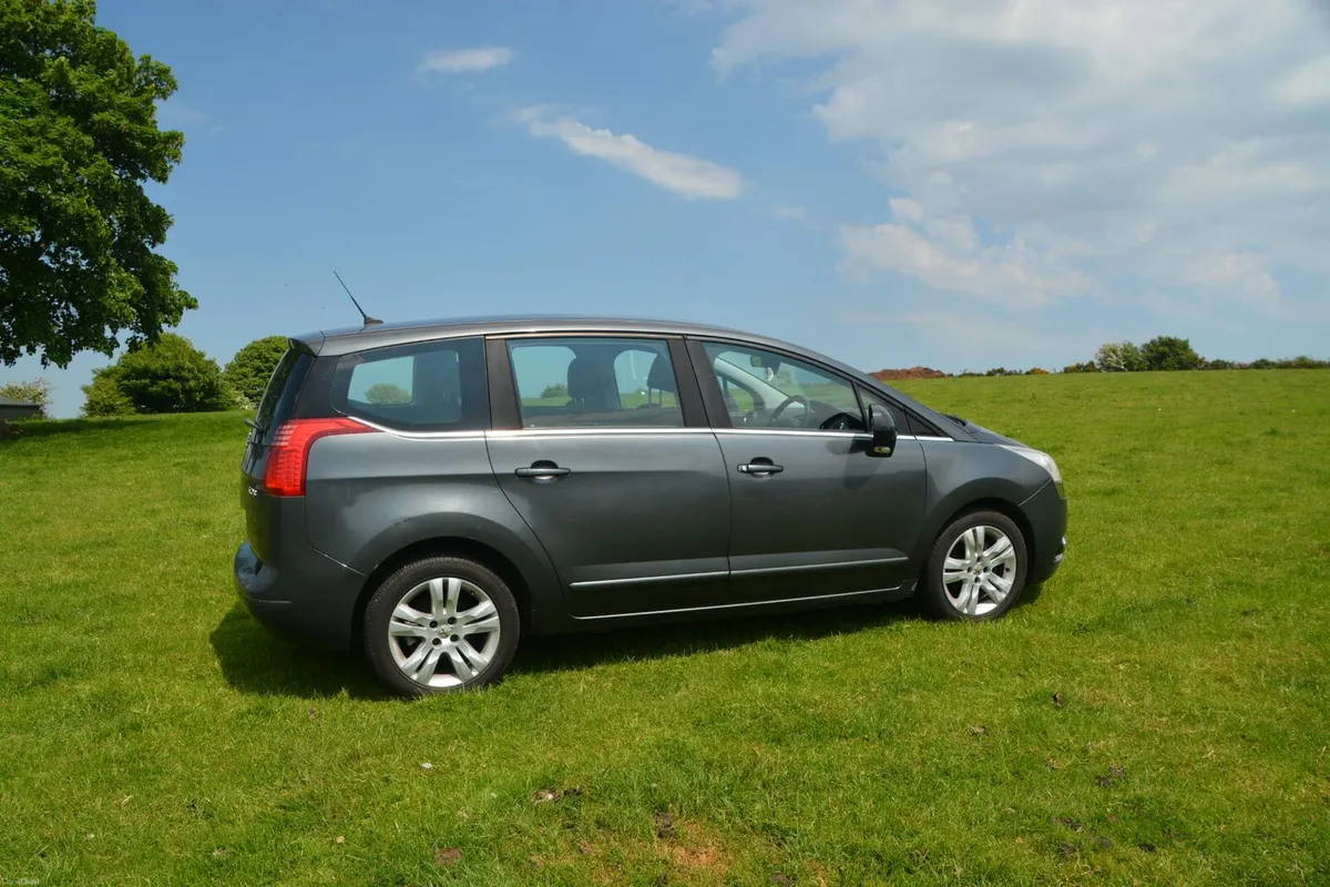 Peugeot 5008 2012 - Image 4