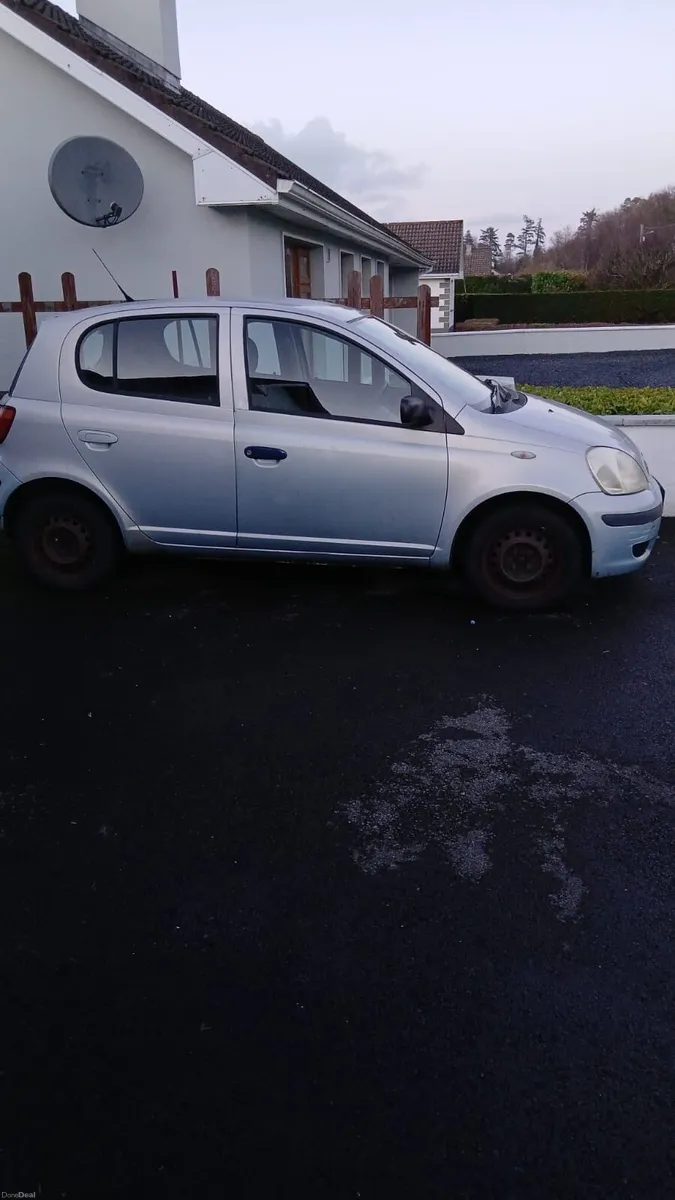 Toyota Yaris 04 - Image 2