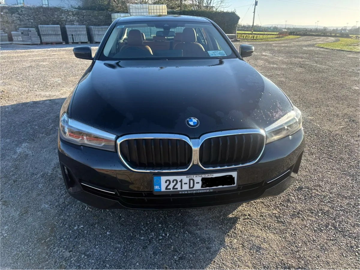 BMW 5-Series 520d SE Saloon - Image 2