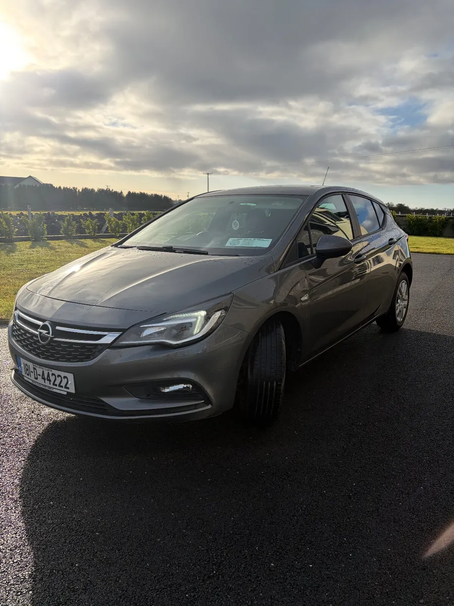 Opel Astra 2018 - Image 2