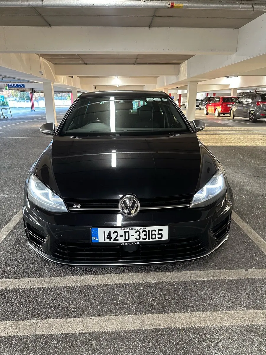 Volkswagen Golf R - Image 2
