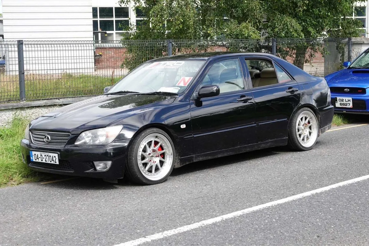 Lexus is200 - Image 1