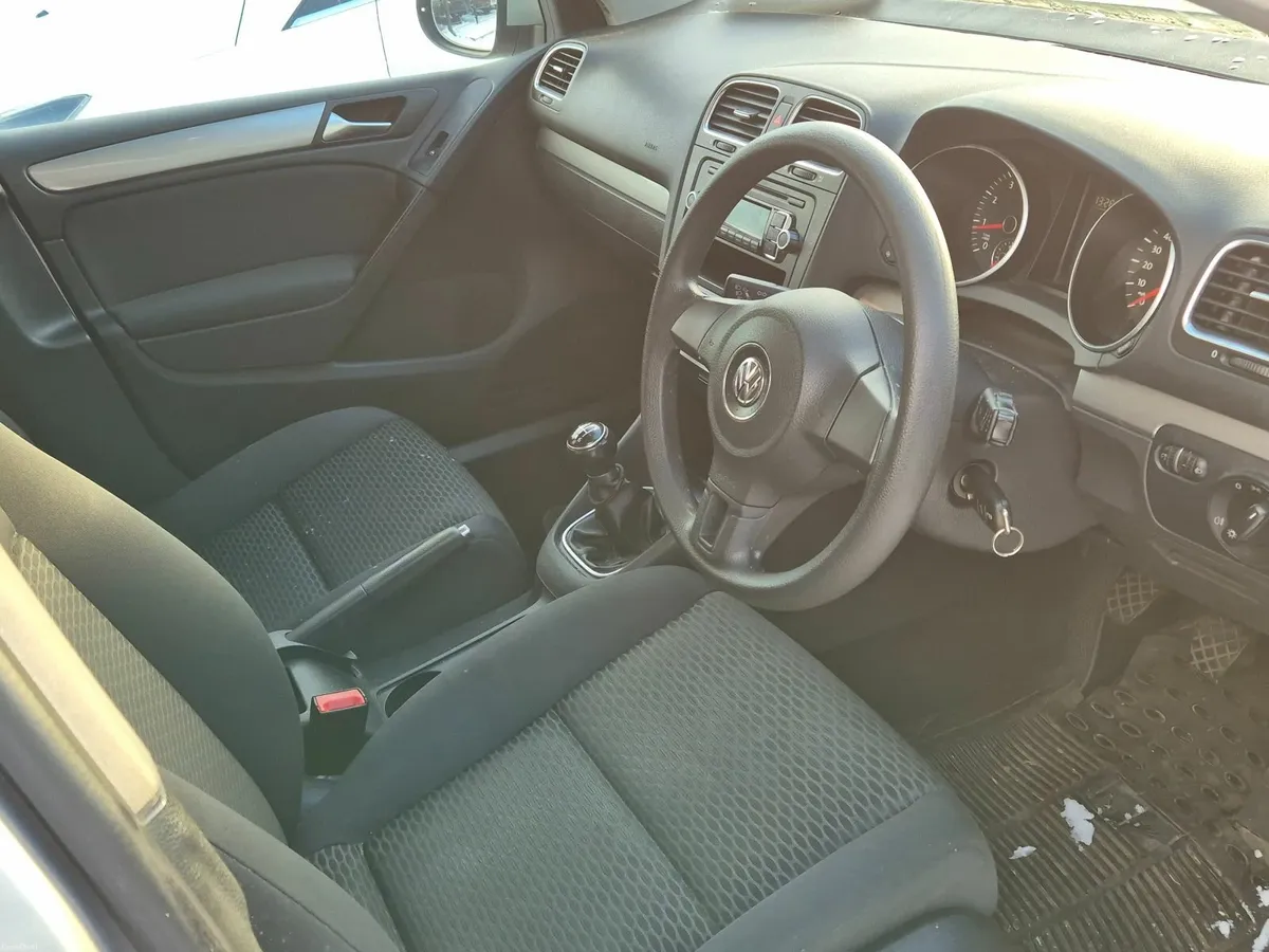 2011 VOLKSWAGEN GOLF 1.2 PETROL.  5 DOOR - Image 3