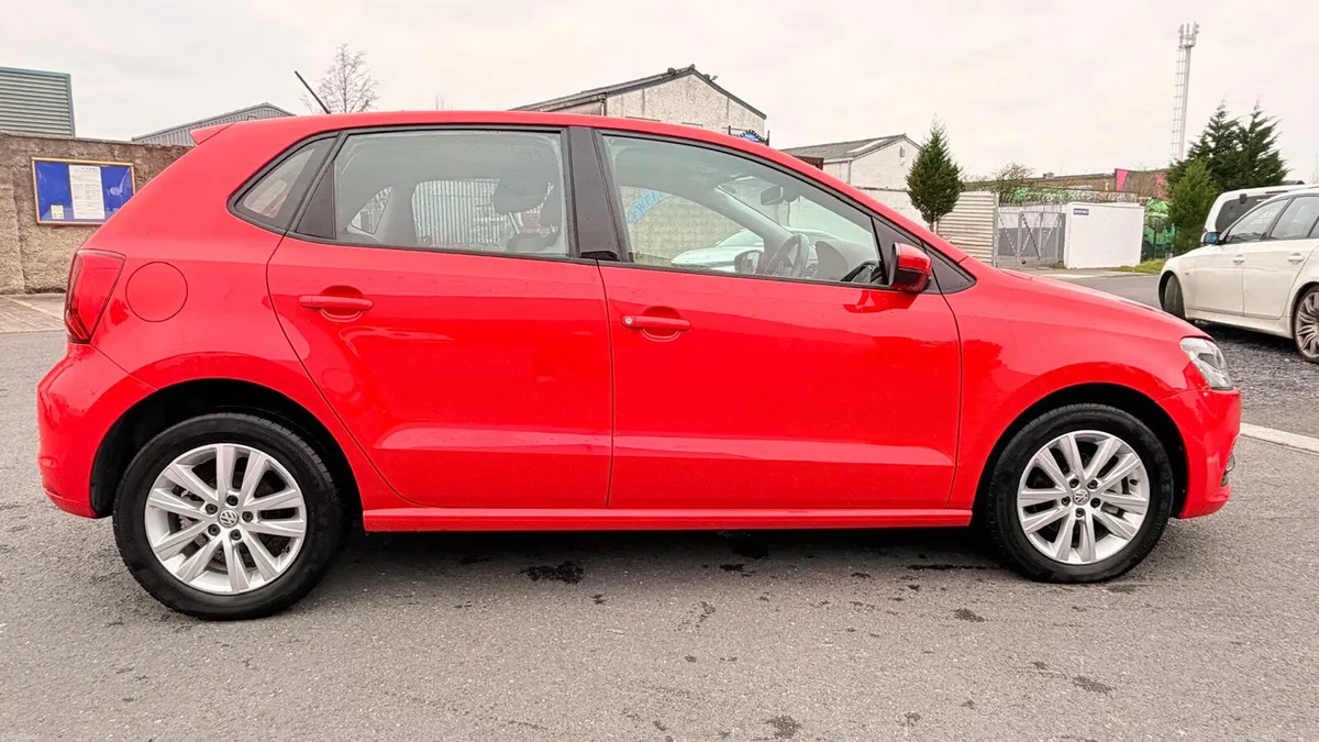 Volkswagen Polo 2016 Red M - Image 4