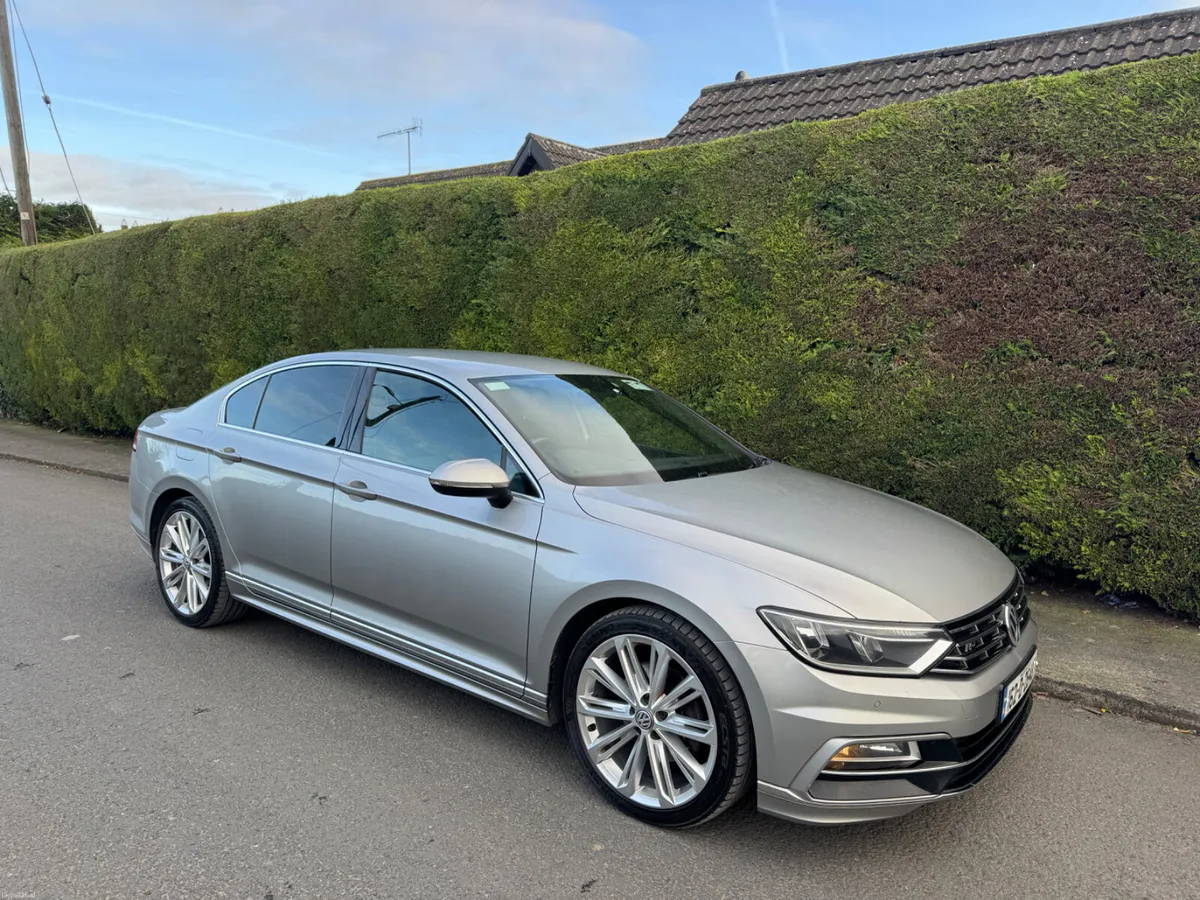 Volkswagen Passat R line - Image 2