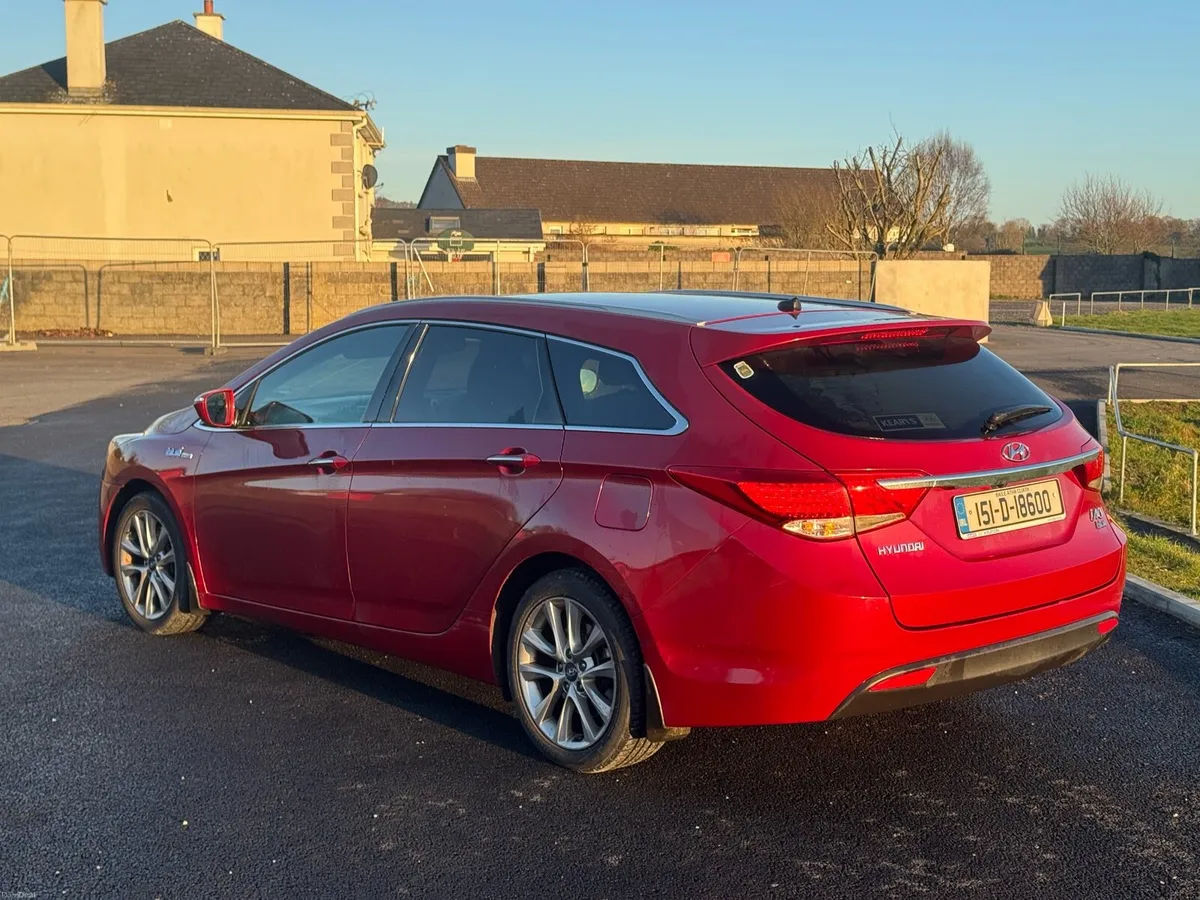 Hyundai i40 estate NCT 06/26 - Image 2