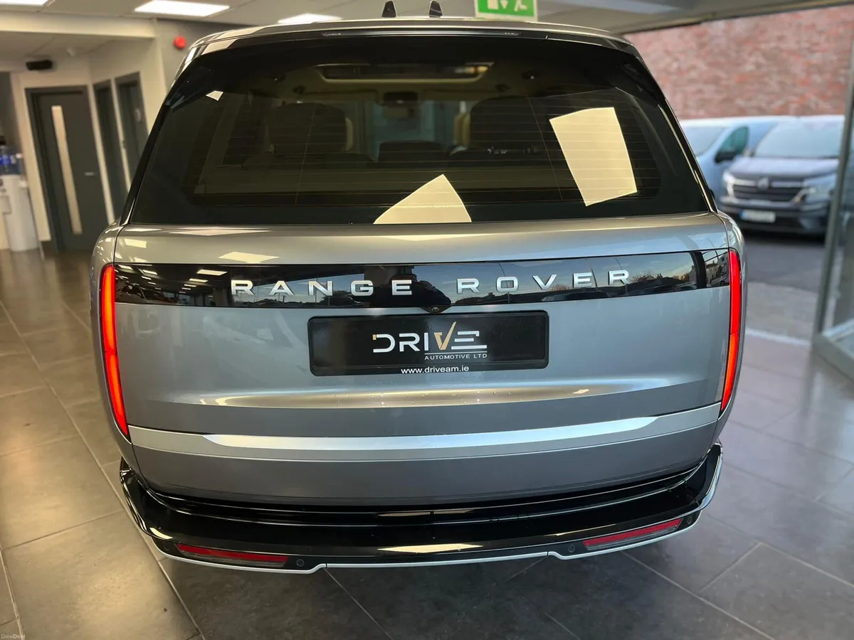 251d Range Rover P550 Autobiography - Image 3